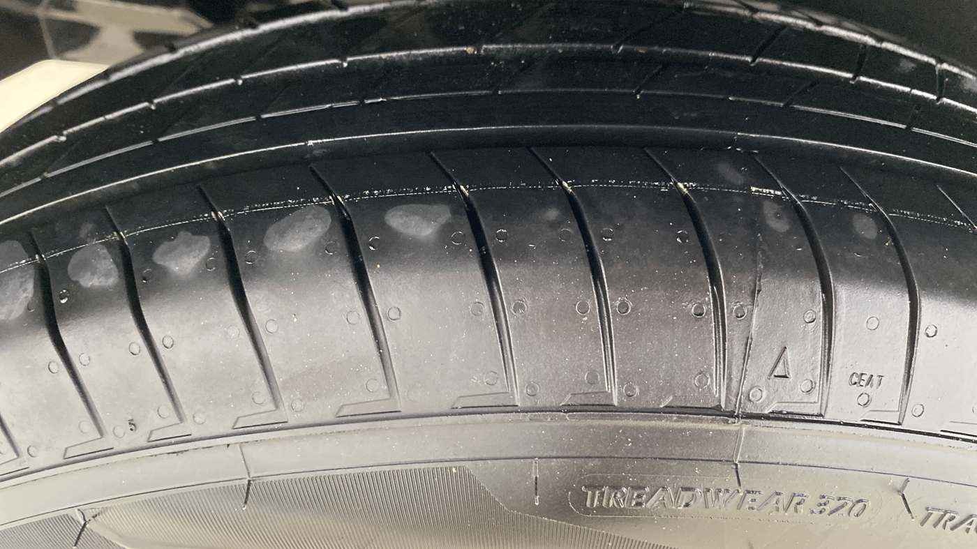2018 Maruti Dzire VXI AMT, Petrol, Automatic, 76,599 km, Right Front Tyre Tread
