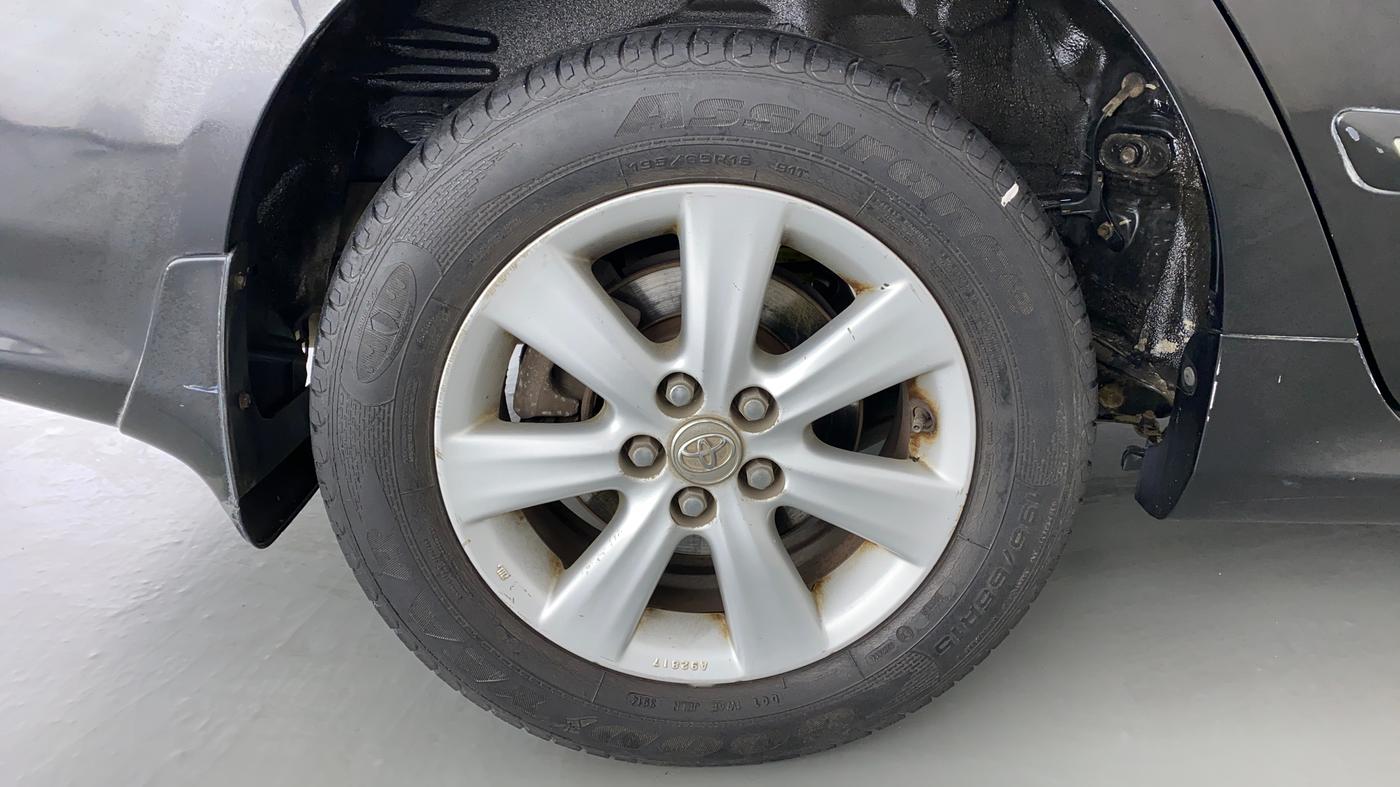 2011 Toyota Corolla Altis 1.8 G, Petrol, Manual, 67,066 km, Right Rear Wheel