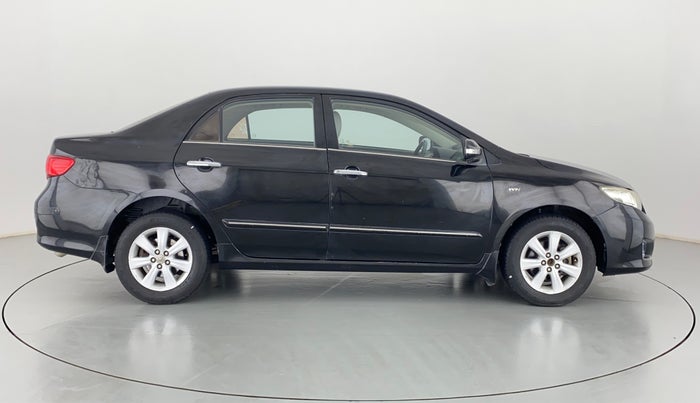 2011 Toyota Corolla Altis 1.8 G, Petrol, Manual, 67,066 km, Right Side View