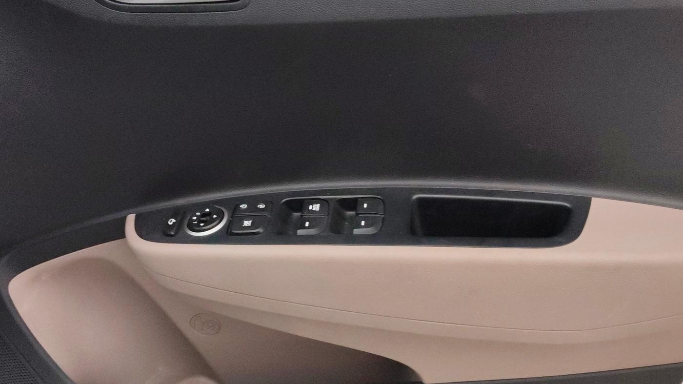 2019 Hyundai Grand i10 SPORTZ AT 1.2 KAPPA VTVT, Petrol, Automatic, 18,810 km, Driver Side Door Panels Control