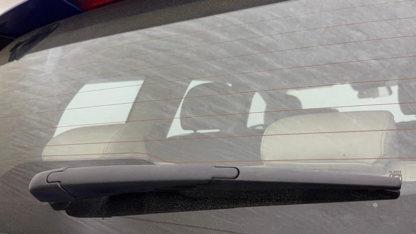 2023 Mahindra XUV700 AX 7 P MT 7 STR, Petrol, Manual, 60,592 km, Rear Wiper