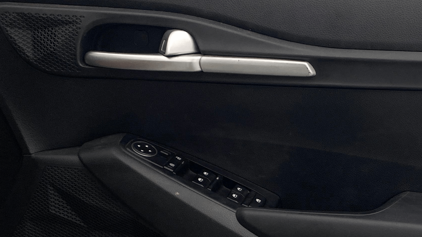 2021 KIA SELTOS HTK 1.5 PETROL, Petrol, Manual, 1,19,589 km, Driver Side Door Panels Control