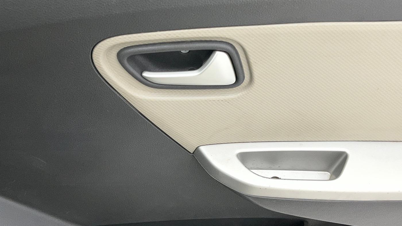 2019 Maruti Alto K10 VXI (O) AMT, Petrol, Automatic, 33,296 km, Driver Side Door Panels Control
