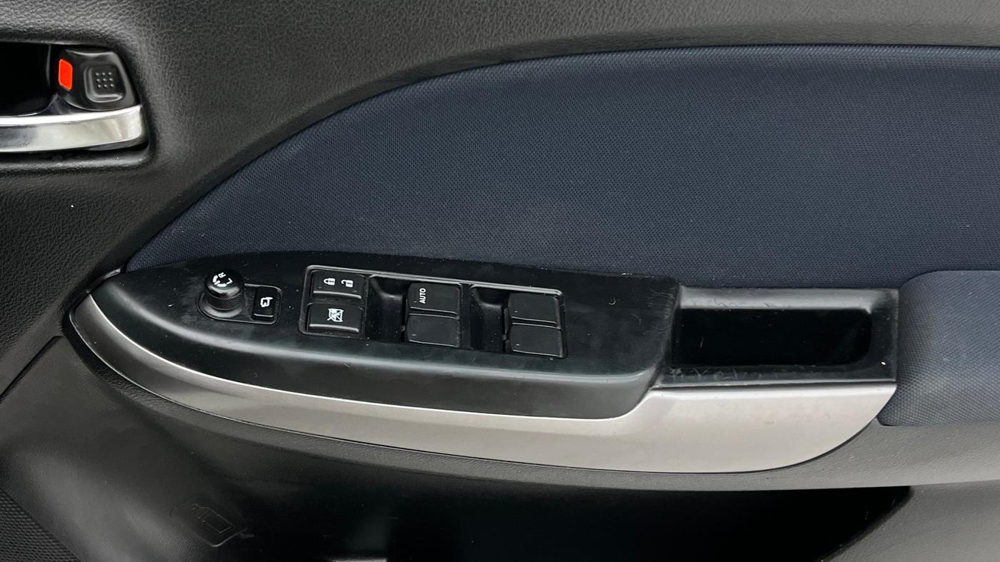 2021 Maruti Baleno ALPHA CVT PETROL 1.2, Petrol, Automatic, 32,698 km, Driver Side Door Panels Control