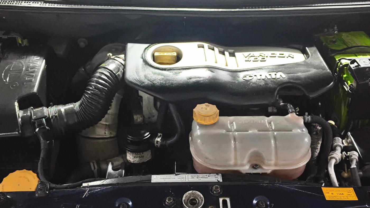 2017 Tata Hexa XT 4X2 7 STR, Diesel, Manual, 1,38,339 km, Engine View