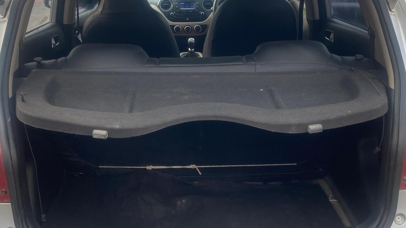 2016 Hyundai Grand i10 SPORTZ 1.2 KAPPA VTVT, Petrol, Manual, 30,122 km, Boot Inside