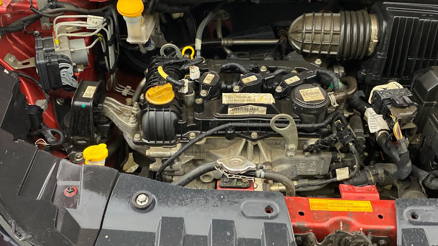 2022 Tata ALTROZ XT PETROL, Petrol, Manual, 25,569 km, Engine View - Right