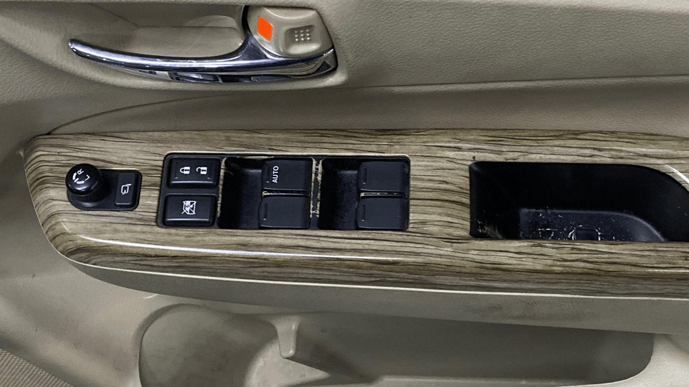 2021 Maruti Ciaz ALPHA 1.5 SHVS PETROL, Petrol, Manual, 25,207 km, Driver Side Door Panels Control