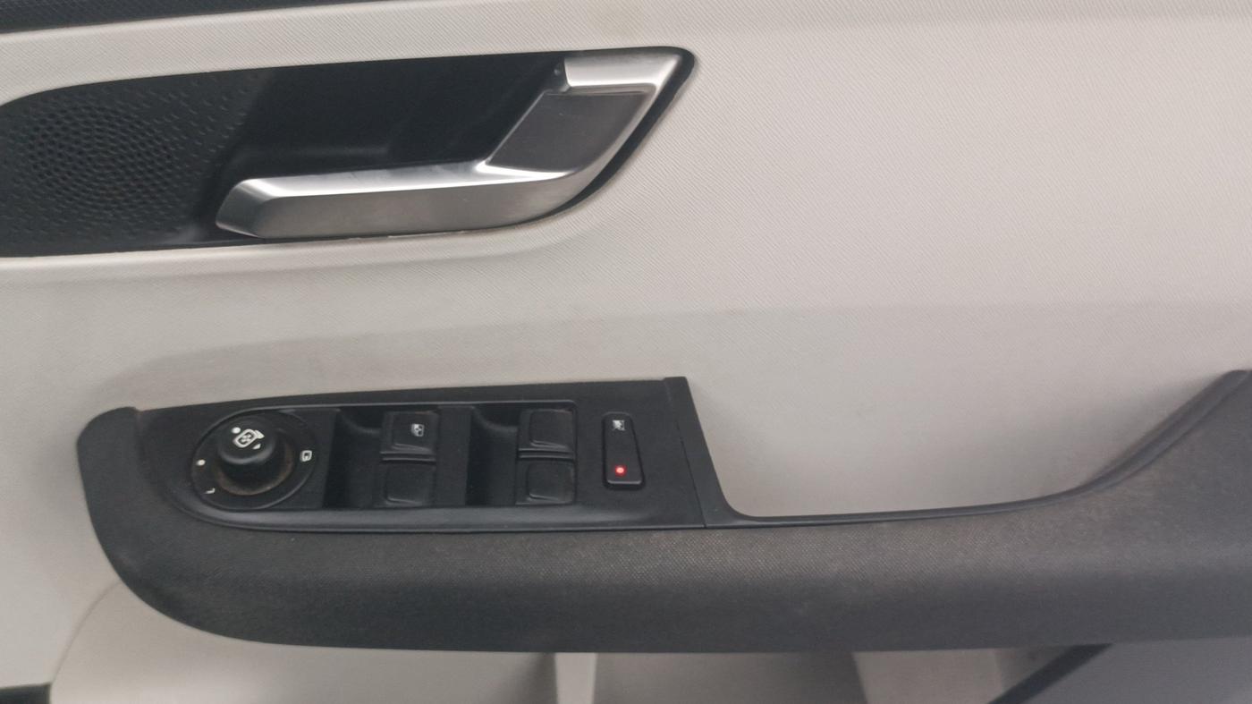 2022 Tata ALTROZ XZA PLUS, Petrol, Automatic, 20,377 km, Driver Side Door Panels Control