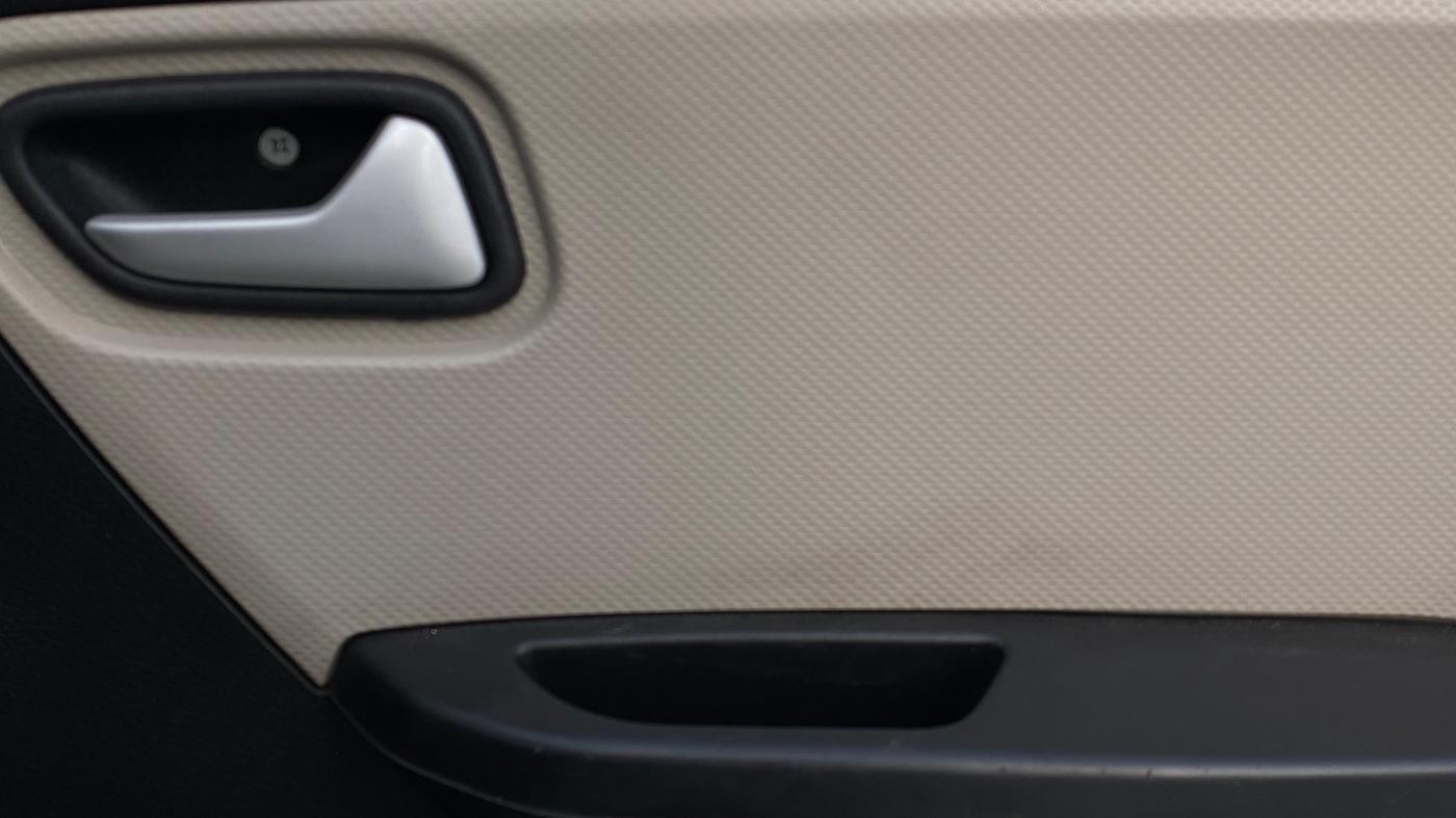 2021 Maruti Alto LXI, Petrol, Manual, 34,002 km, Driver Side Door Panels Control