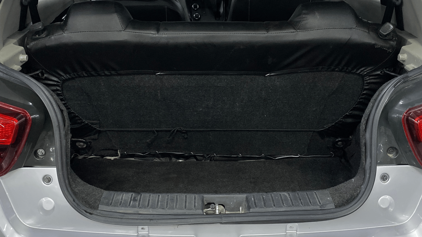 2017 Mahindra Kuv100 K4 5 STR, Petrol, Manual, 79,684 km, Boot Inside
