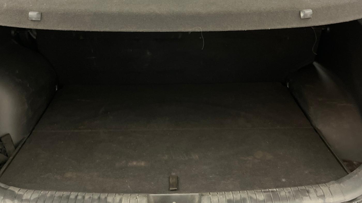 2016 Hyundai Creta SX PLUS 1.6 DIESEL, Diesel, Manual, 36,812 km, Boot Inside