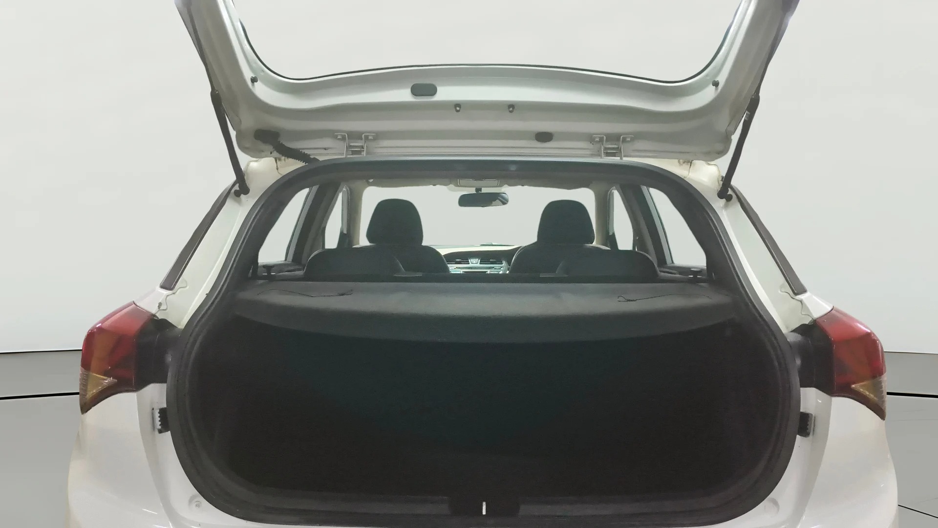 2015 Hyundai Elite i20 MAGNA 1.2, Petrol, Manual, 91,244 km, Boot Inside