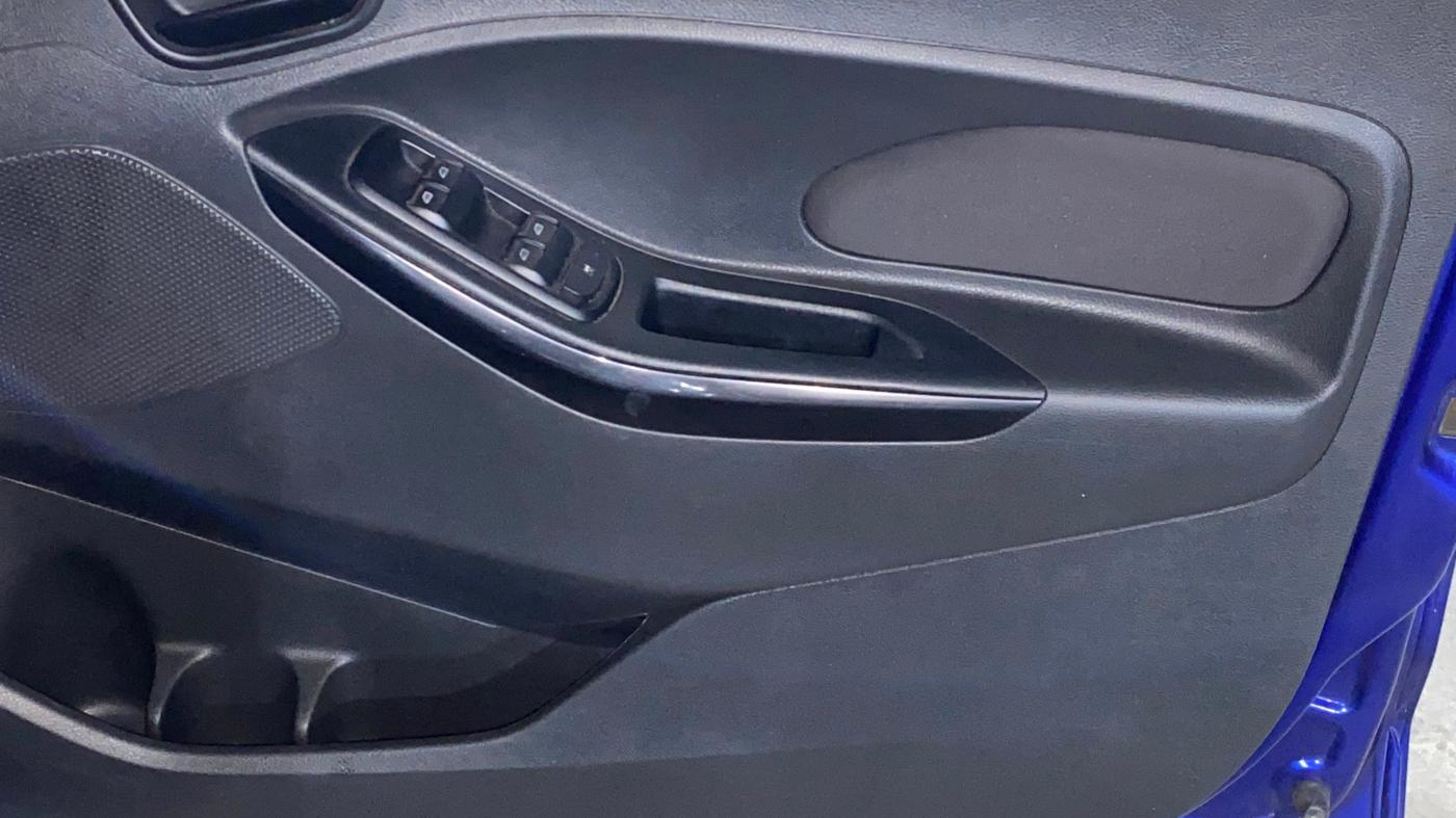 2019 Ford New Figo TITANIUM 1.2 PETROL MT, Petrol, Manual, 28,035 km, Driver Side Door Panels Control