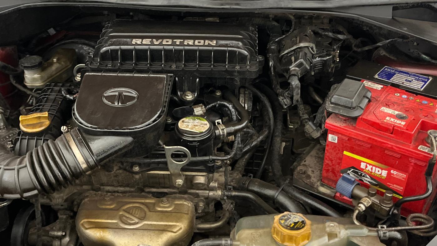 2017 Tata Tiago XZA PETROL, CNG, Automatic, 64,208 km, Engine View - Left