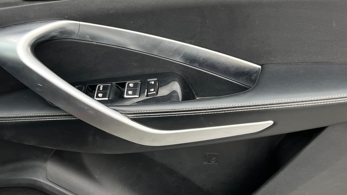 2021 MG HECTOR SHARP 1.5 DCT PETROL, Petrol, Automatic, 62,027 km, Driver Side Door Panels Control