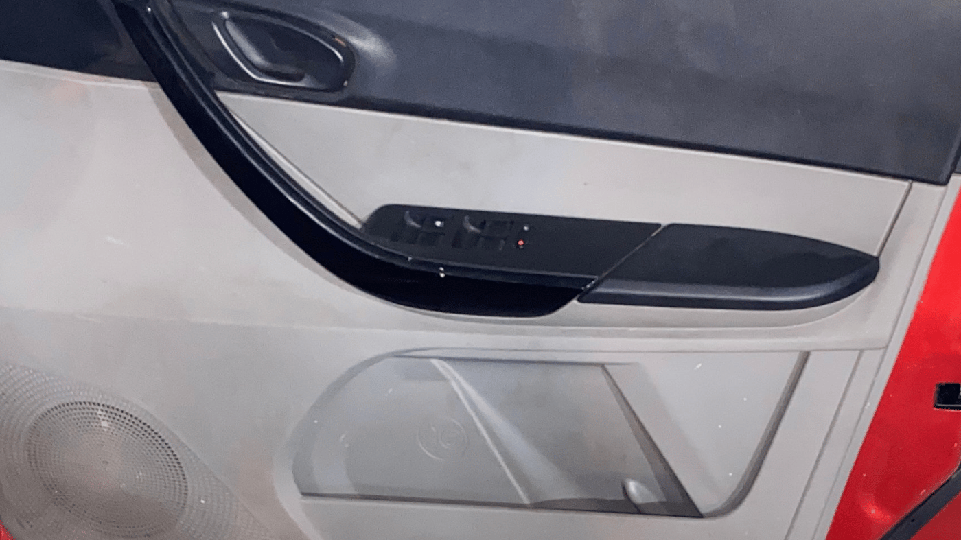 2019 Tata Tiago XZ PETROL, Petrol, Manual, 29,667 km, Driver Side Door Panels Control