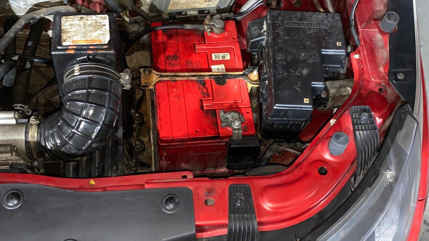 2017 Mahindra Kuv100 K6 6 STR, Petrol, Manual, 25,287 km, Engine View - Left
