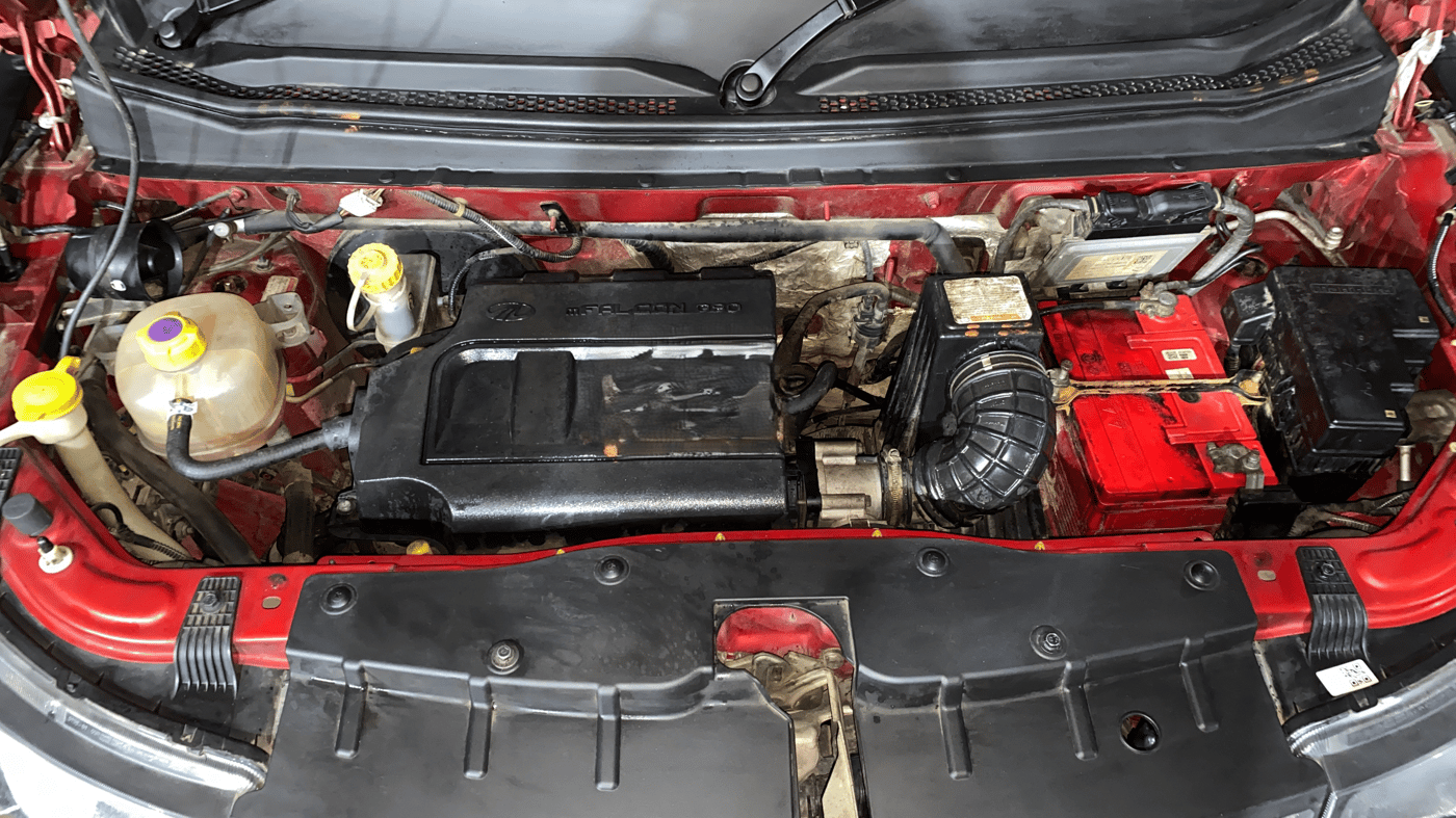 2017 Mahindra Kuv100 K6 6 STR, Petrol, Manual, 25,287 km, Engine View