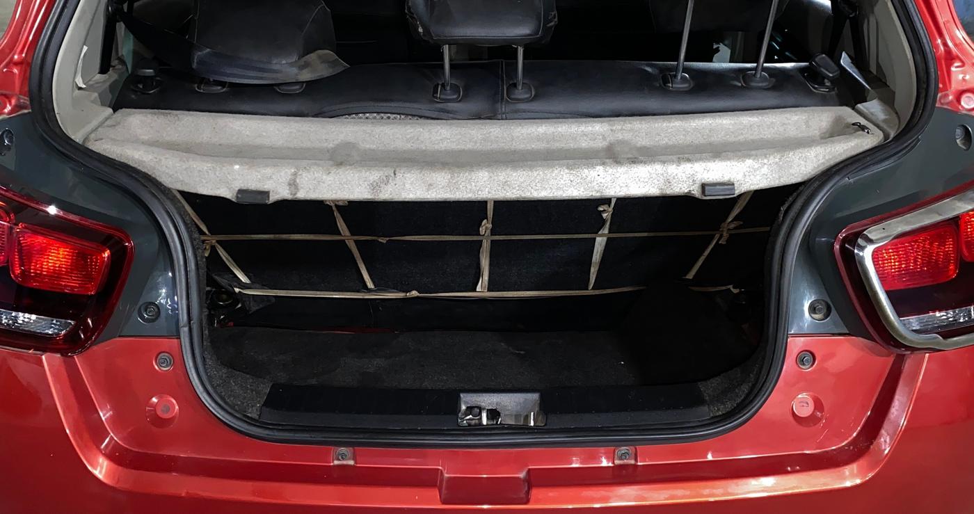 2017 Mahindra Kuv100 K6 6 STR, Petrol, Manual, 25,287 km, Boot Inside
