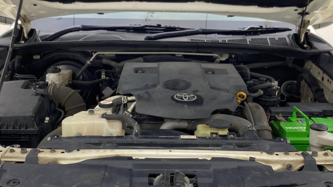 2017 Toyota Fortuner 2.8 4X2 MT, Diesel, Manual, 98,868 km, Engine View