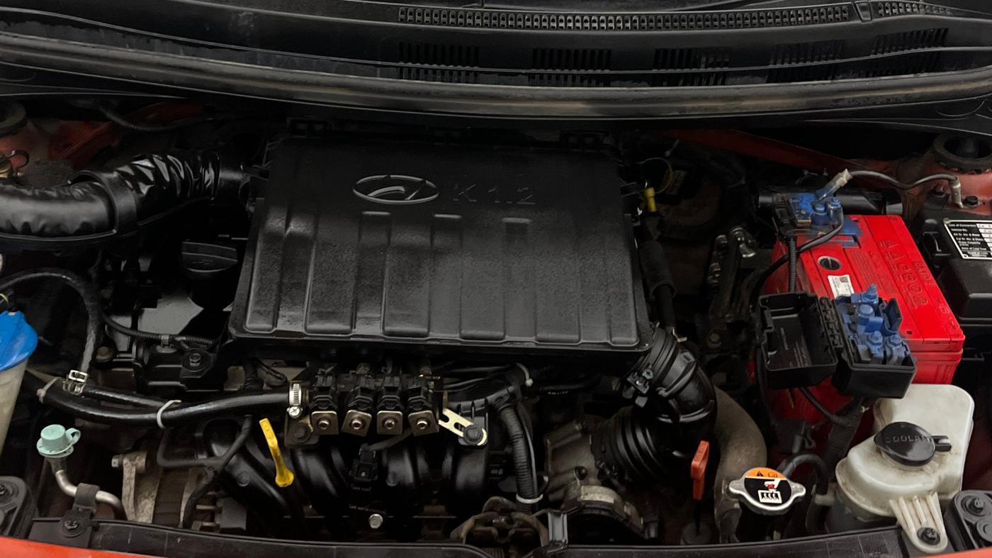 2017 Hyundai Grand i10 SPORTZ (O) AT 1.2 KAPPA VTVT, CNG, Automatic, 1,21,820 km, Engine View