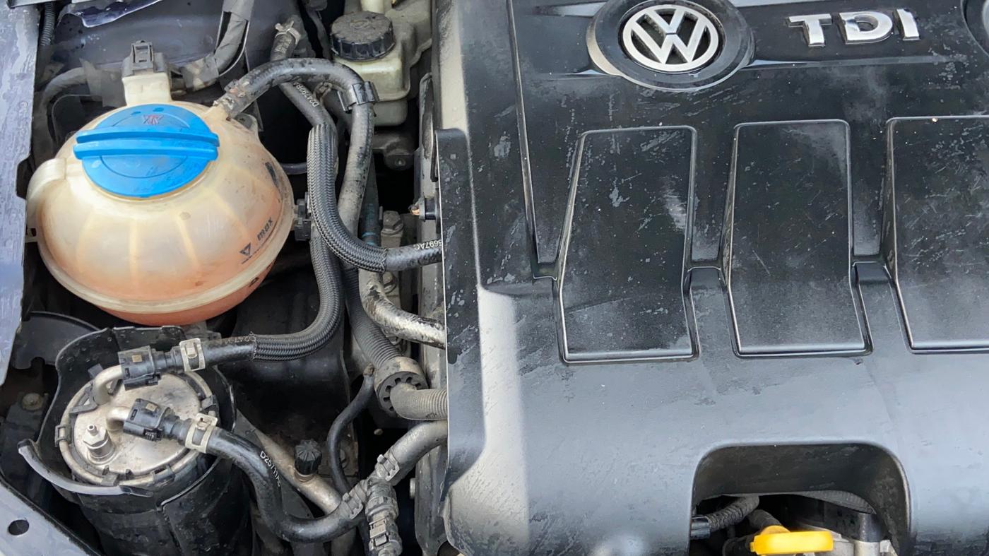 2015 Volkswagen Vento HIGHLINE DIESEL 1.5, Diesel, Manual, 1,15,467 km, Engine View - Left