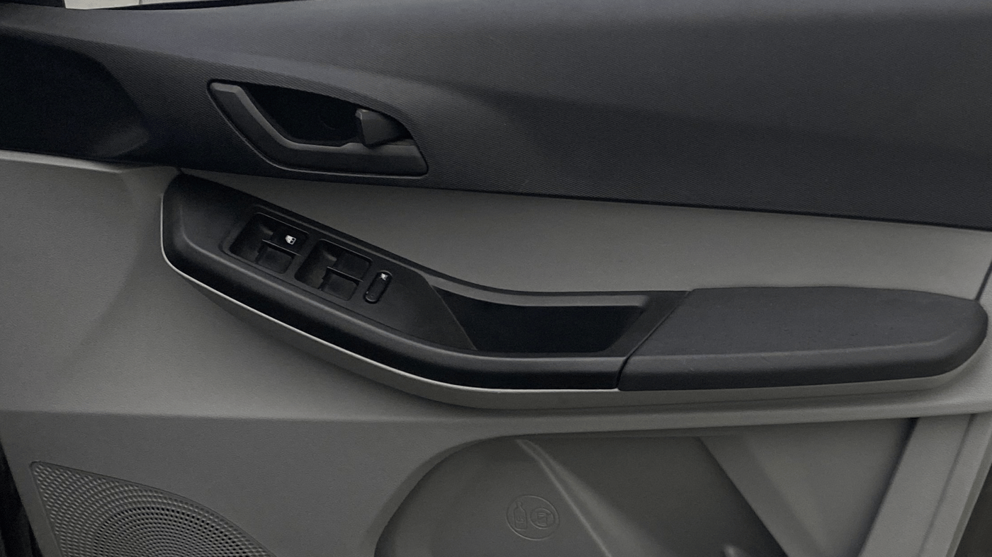 2022 Tata Tiago XTA PETROL, Petrol, Automatic, 47,883 km, Driver Side Door Panels Control