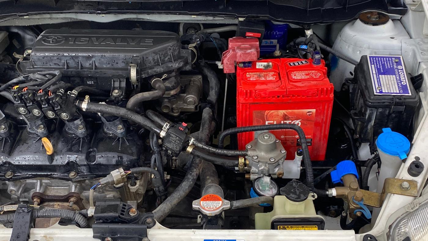2019 Toyota Etios Liva V, CNG, Manual, 88,857 km, Engine View - Left