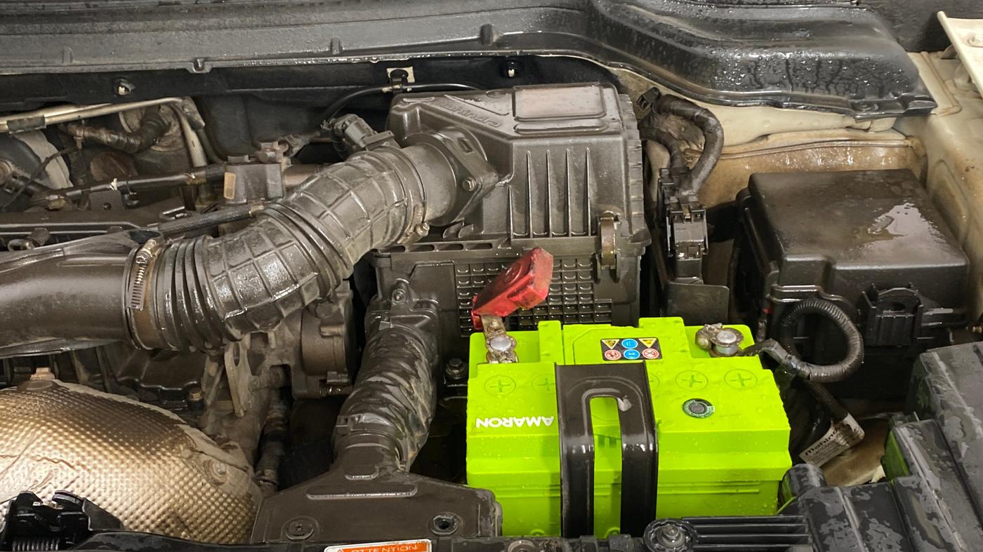 2019 Mahindra XUV300 W8 (O) 1.5 DIESEL AMT, Diesel, Automatic, 1,40,621 km, Engine View - Left
