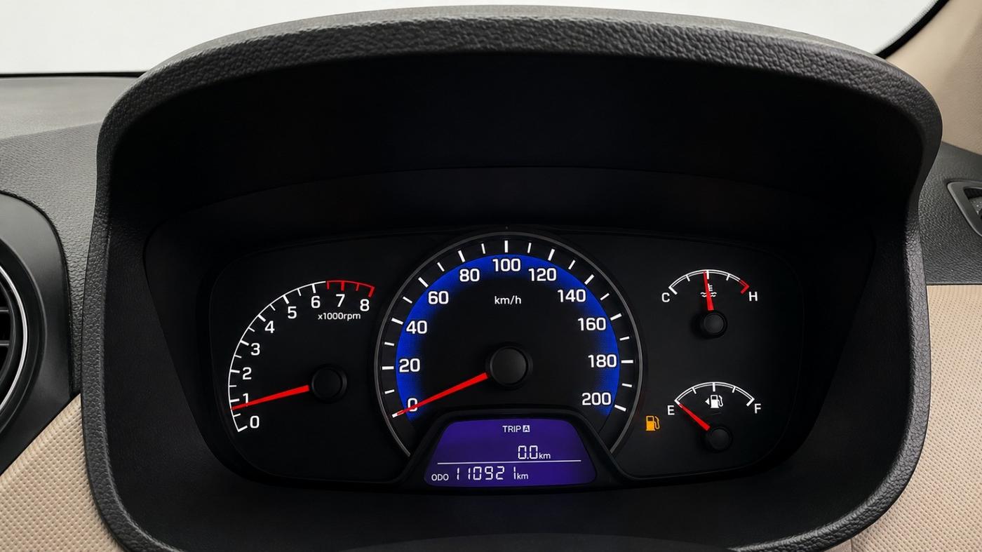 2016 Hyundai Xcent SX 1.2, CNG, Manual, 1,10,897 km, Odometer Image