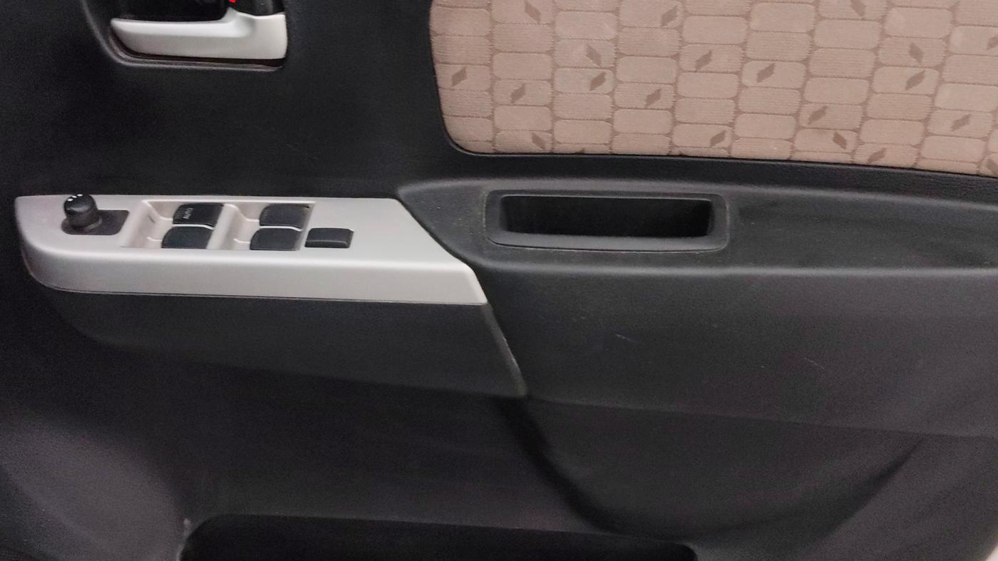 2016 Maruti Wagon R 1.0 VXI AMT, Petrol, Automatic, 62,885 km, Driver Side Door Panels Control