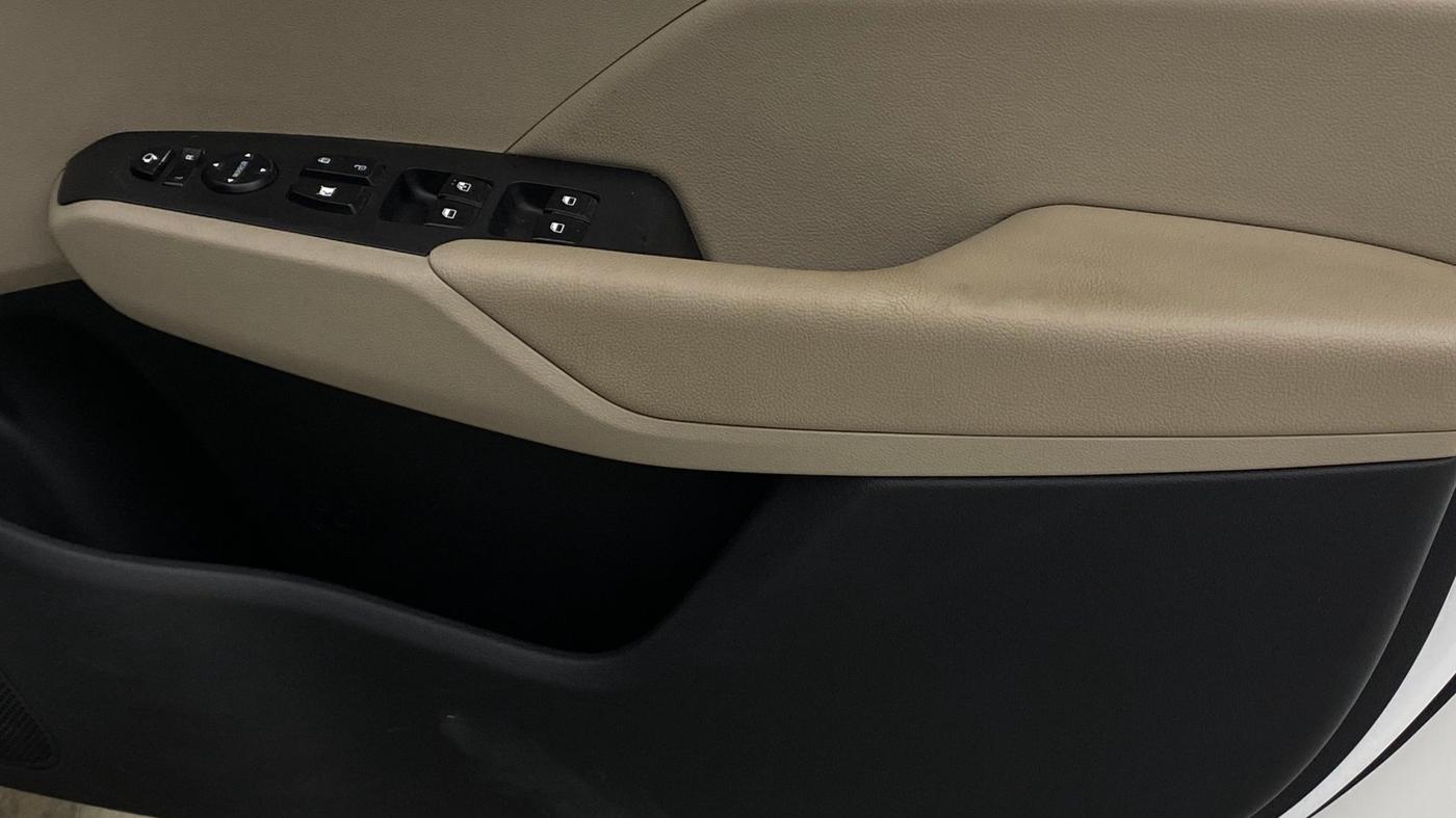 2019 Hyundai Verna 1.6 VTVT SX O, Petrol, Manual, 67,143 km, Driver Side Door Panels Control