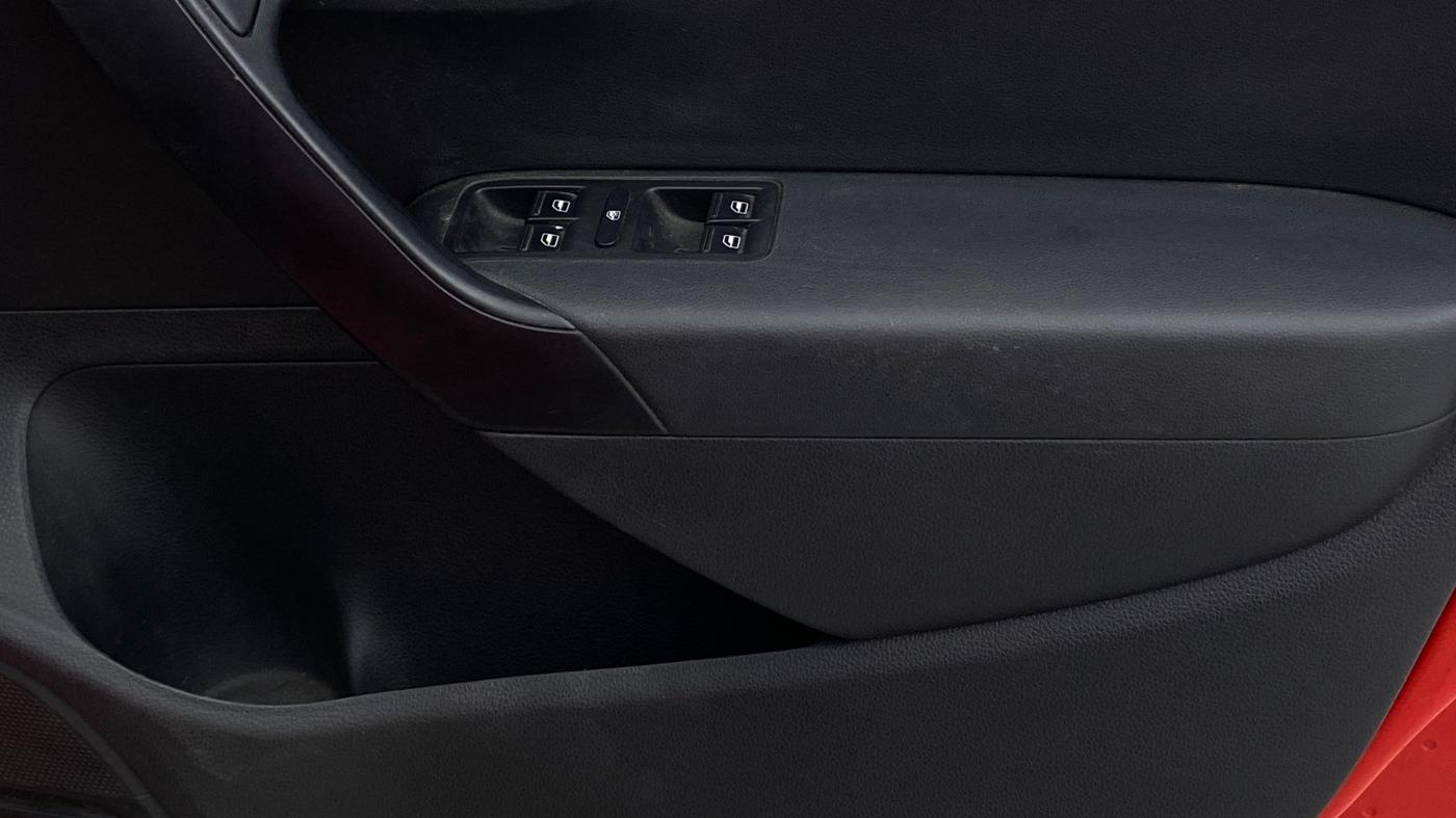 2018 Volkswagen Polo GT TSI AT, Petrol, Automatic, 69,808 km, Driver Side Door Panels Control