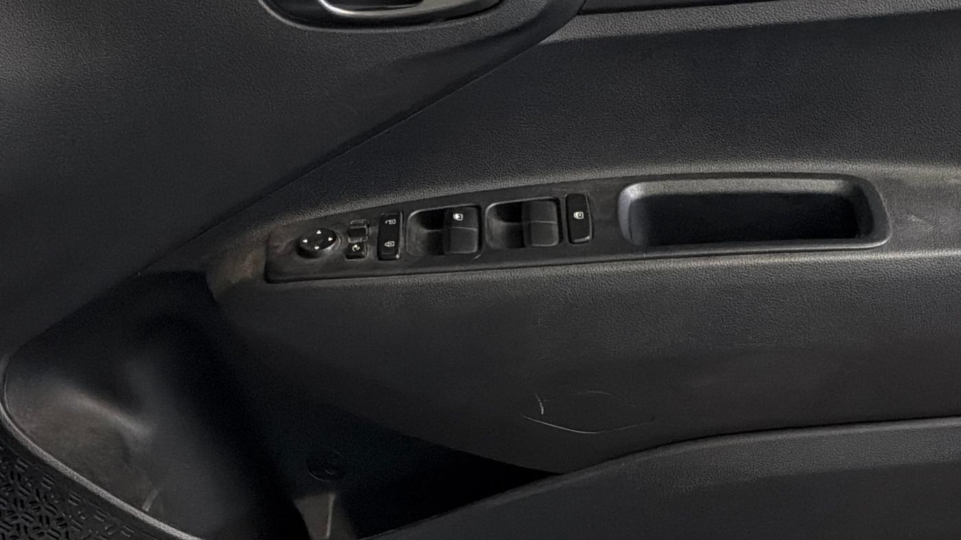 2025 Hyundai EXTER SX(O) CONNECT 1.2 AMT, Petrol, Automatic, 14,053 km, Driver Side Door Panels Control