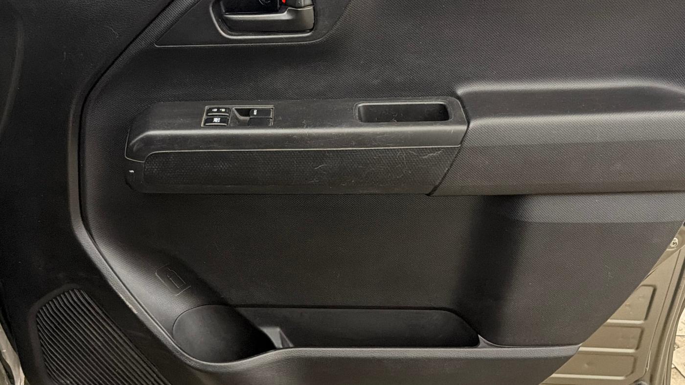 2021 Maruti New Wagon-R LXI CNG (O) 1.0, CNG, Manual, 56,527 km, Driver Side Door Panels Control