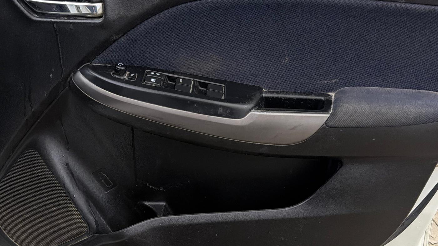 2020 Maruti Baleno DELTA PETROL 1.2, CNG, Manual, 85,824 km, Driver Side Door Panels Control