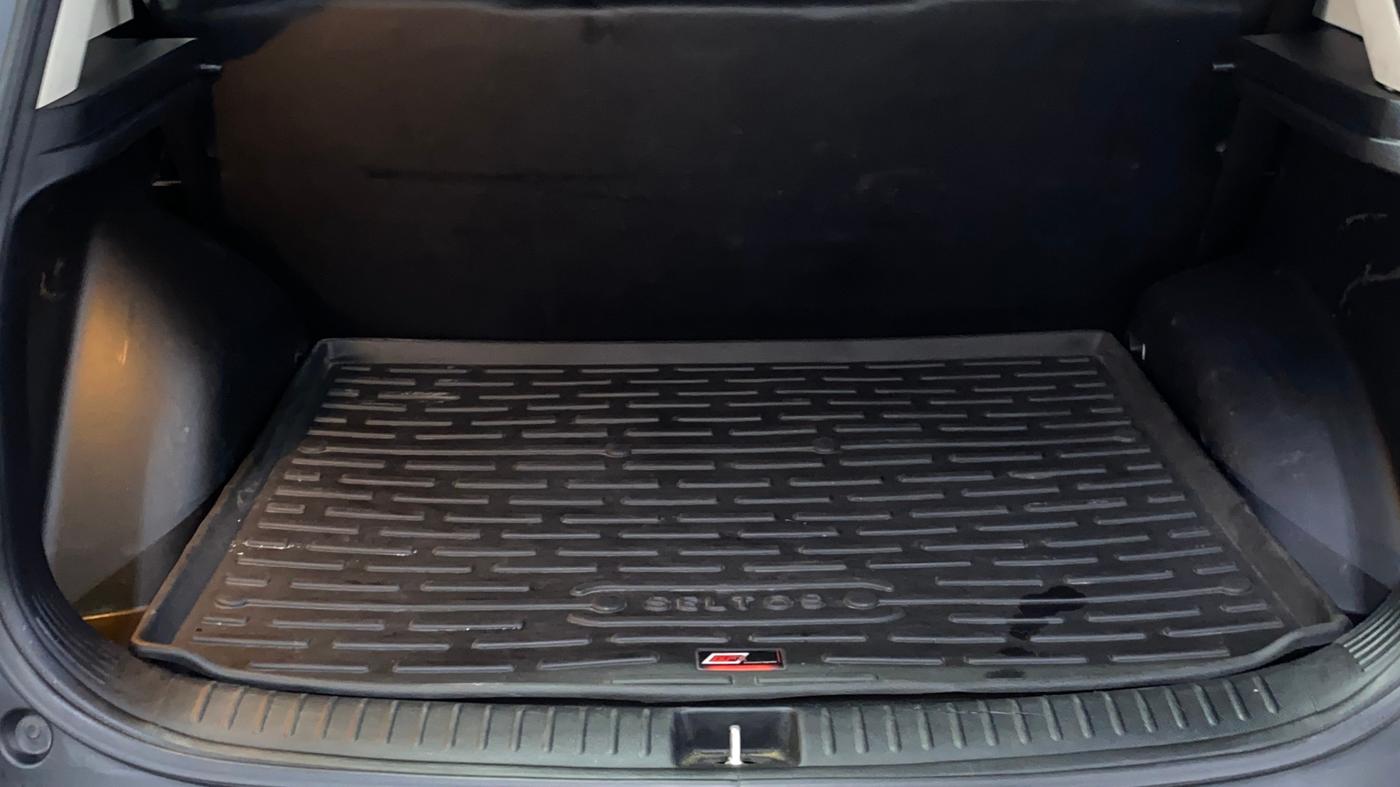 2021 KIA SELTOS HTK PLUS 1.5, Petrol, Manual, 57,145 km, Boot Inside