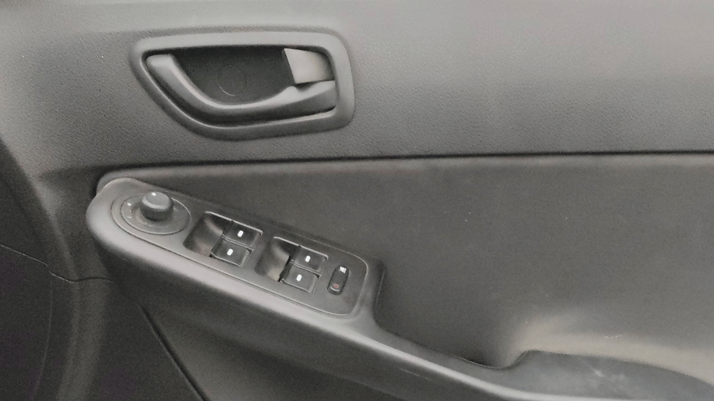 2015 Tata Zest XMS PETROL, Petrol, Manual, 35,281 km, Driver Side Door Panels Control