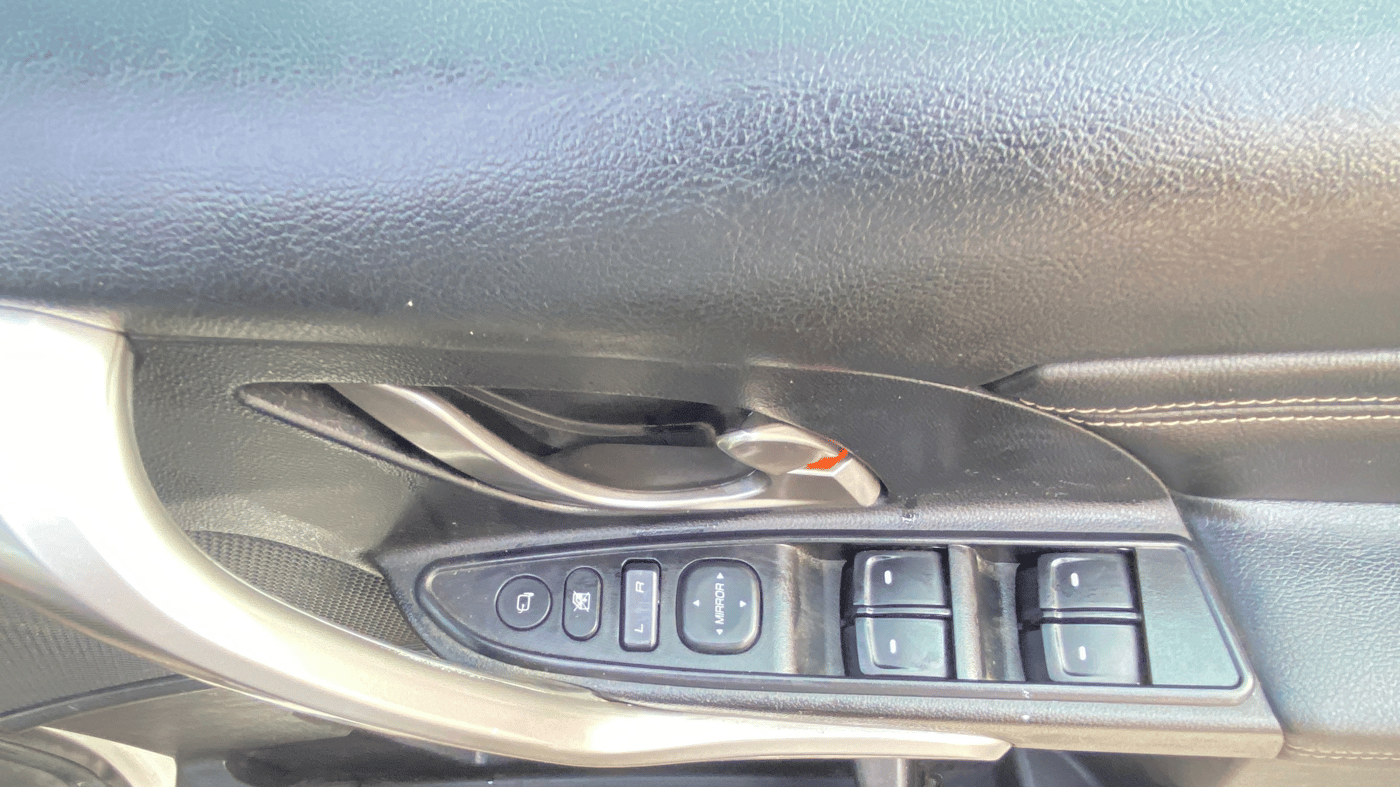 2021 Mahindra XUV500 W11, Diesel, Manual, 87,424 km, Driver Side Door Panels Control
