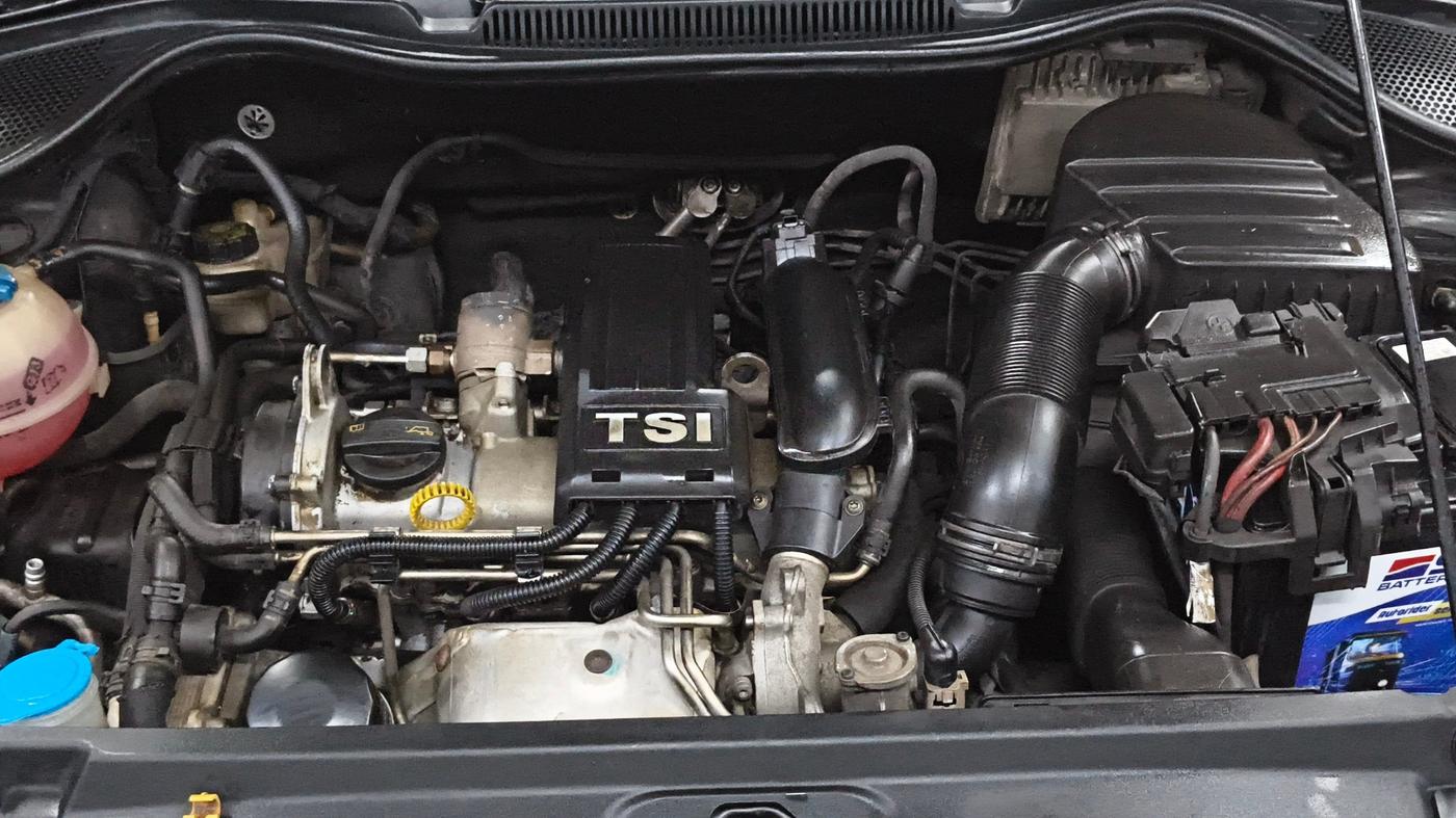2016 Volkswagen Vento HIGHLINE PETROL AT, Petrol, Automatic, 98,079 km, Engine View