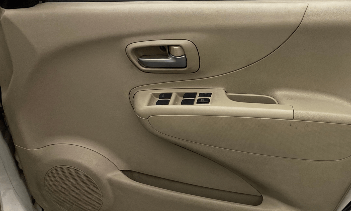 2013 Maruti A Star VXI (ABS) AT, Petrol, Automatic, 29,903 km, Driver Side Door Panels Control
