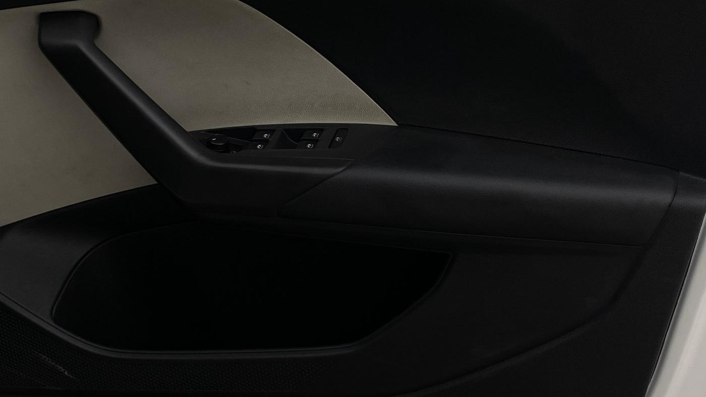 2022 Volkswagen TAIGUN GT PLUS 1.5 TSI DSG, Petrol, Automatic, 42,856 km, Driver Side Door Panels Control