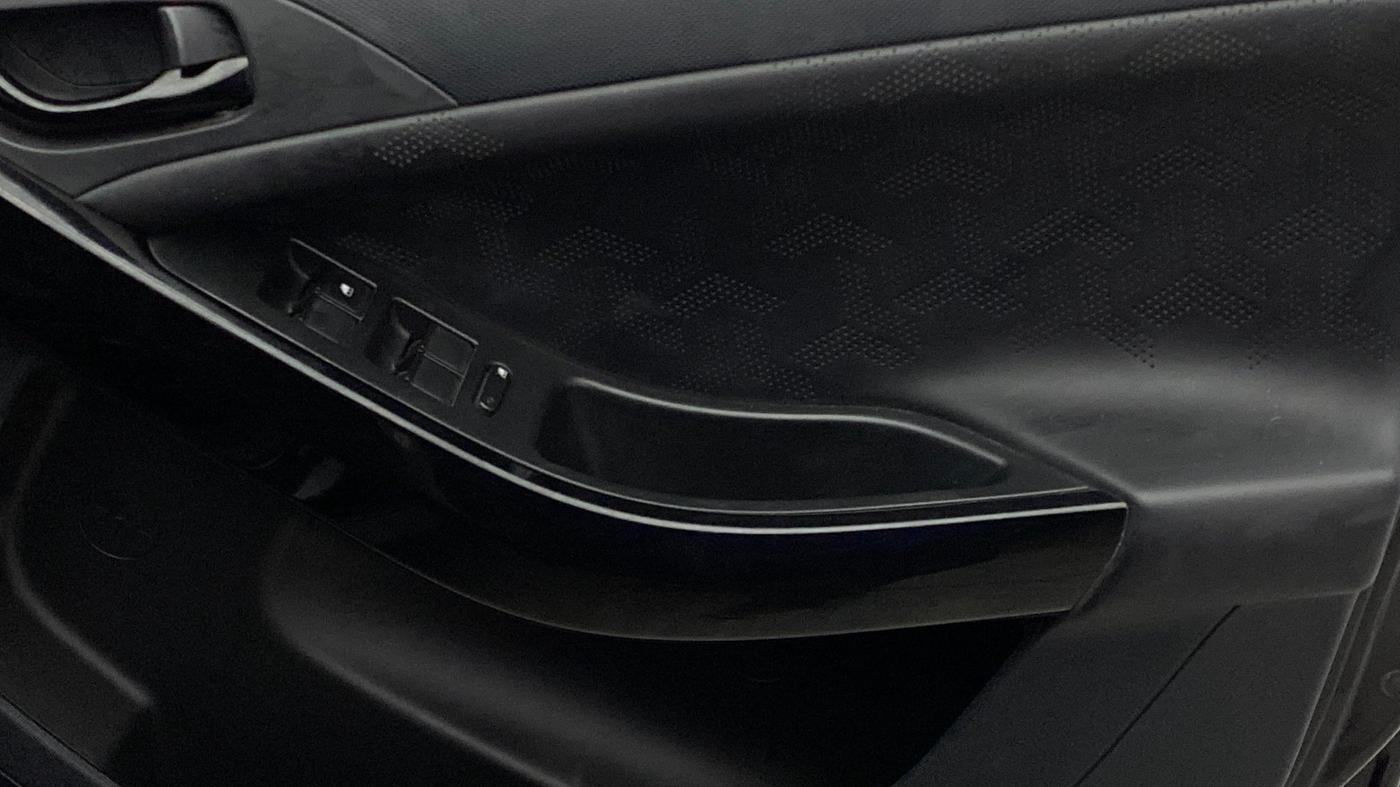 2021 Tata NEXON XZ PLUS (O) PETROL DARK EDITION, Petrol, Manual, 46,430 km, Driver Side Door Panels Control