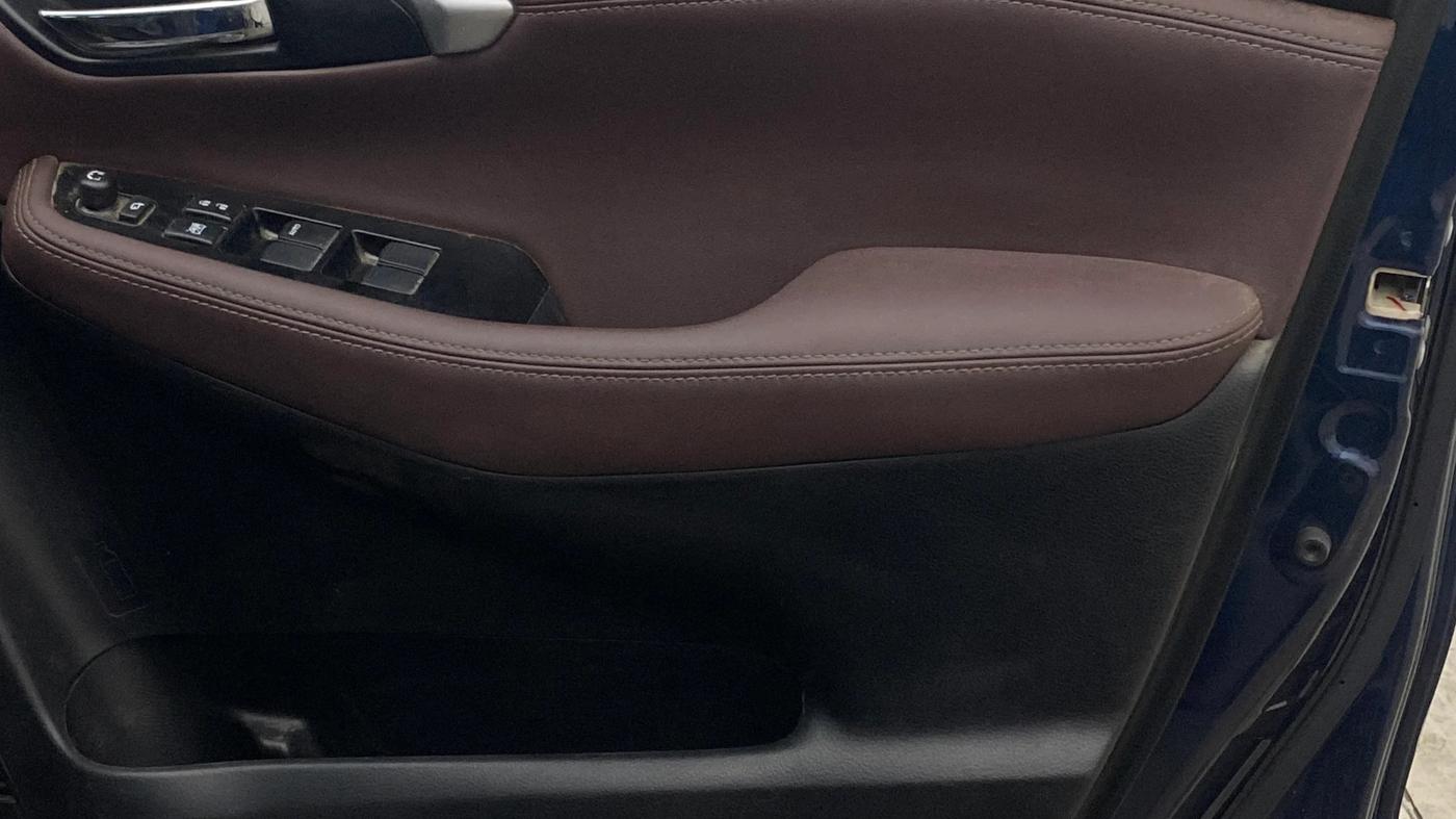 2022 Maruti Grand Vitara ALPHA SMART HYBRID AT, Petrol, Automatic, 56,389 km, Driver Side Door Panels Control