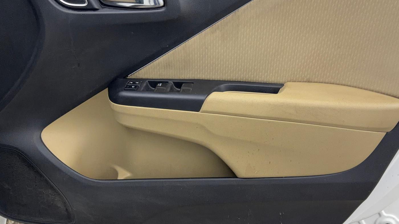 2020 Honda City 1.5L I-VTE V CVT, Petrol, Automatic, 55,435 km, Driver Side Door Panels Control