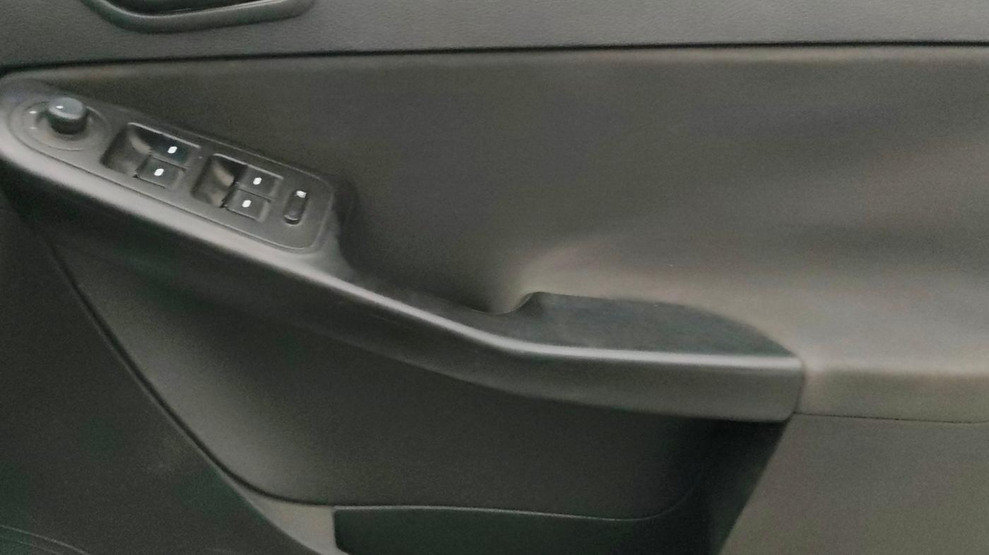 2015 Tata Zest XM PETROL, Petrol, Manual, 99,222 km, Driver Side Door Panels Control