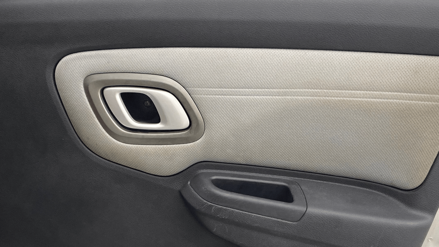 2021 Datsun Redi Go T(O) 1.0, Petrol, Manual, 55,288 km, Driver Side Door Panels Control