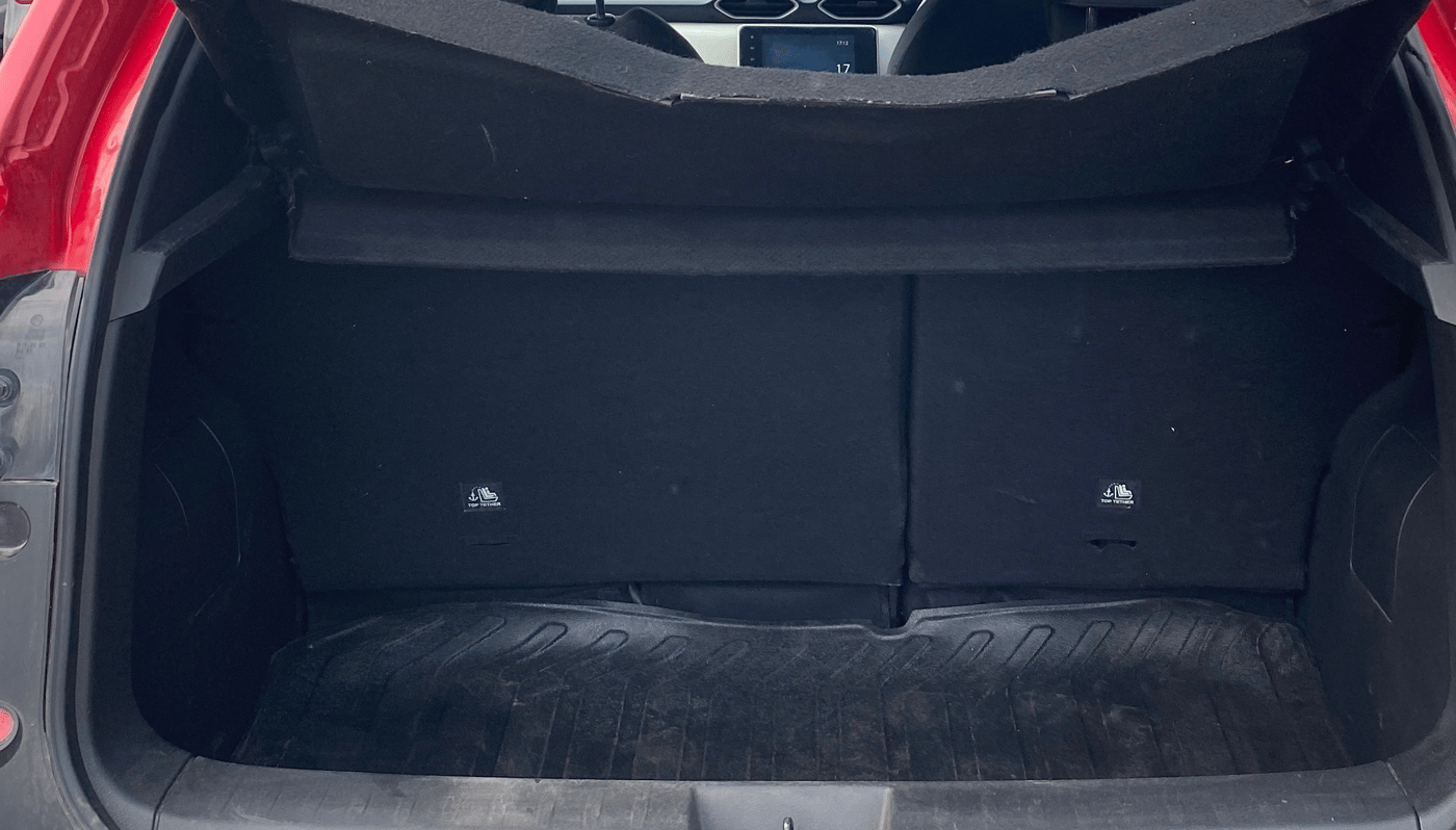 2023 Nissan MAGNITE XV TURBO CVT DUAL TONE, Petrol, Automatic, 31,316 km, Boot Inside