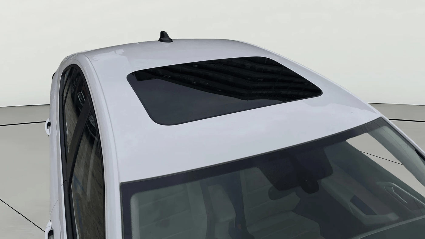 2025 Volkswagen VIRTUS Highline Plus 1.0 TSI MT, Petrol, Manual, 16,951 km, Moonroof/ Sunroof